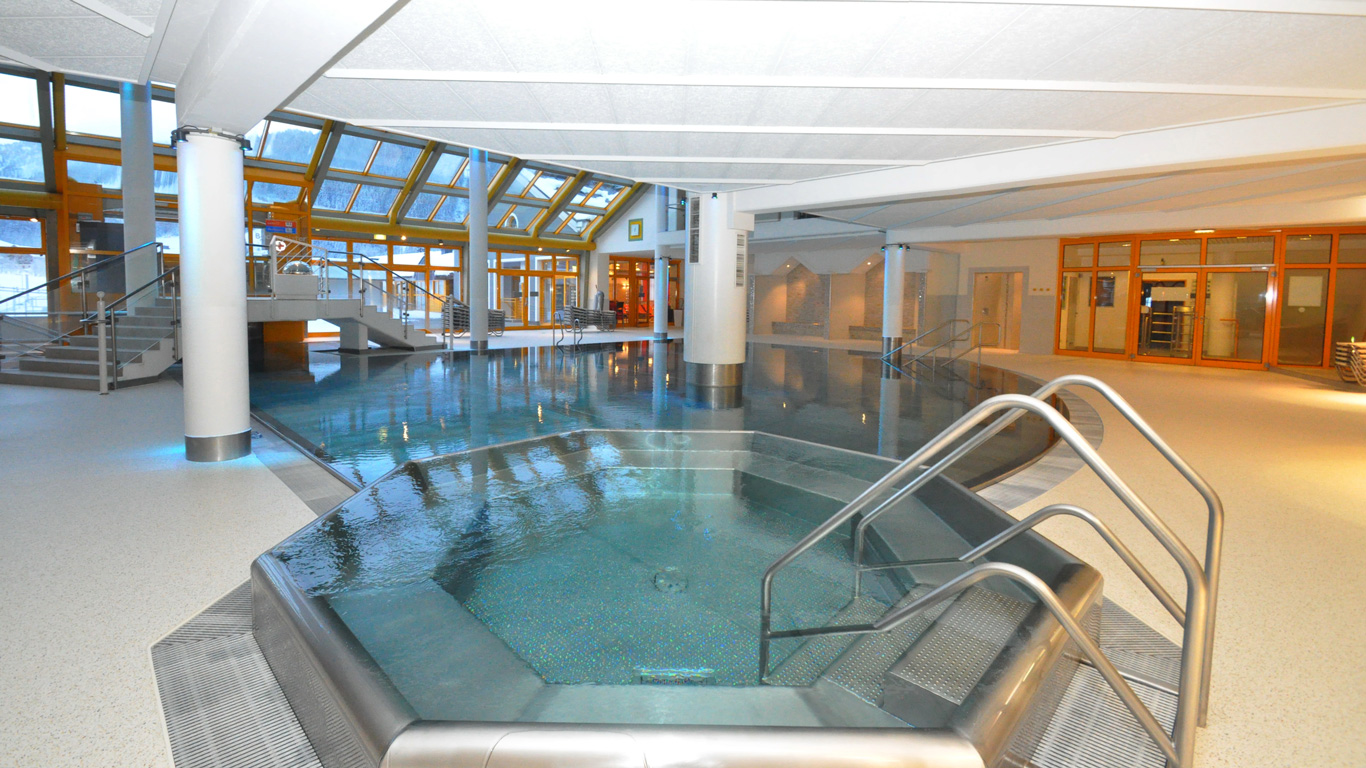 Indoor pool and whirlpool